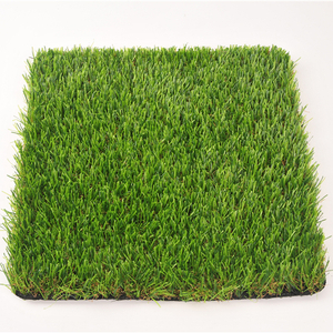 Ультрареалистичный синтетический газон, не требующий особого ухода, для спокойного отдыха на свежем воздухе