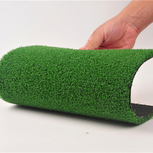 Мягкий синтетический газон премиум-класса для пышных зеленых зон отдыха на открытом воздухе
